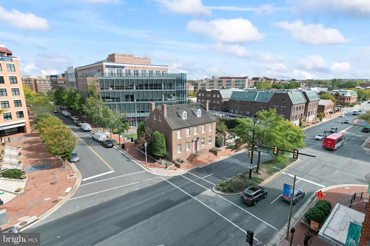 309 Holland Ln Unit 136 - Photo 4 of 36