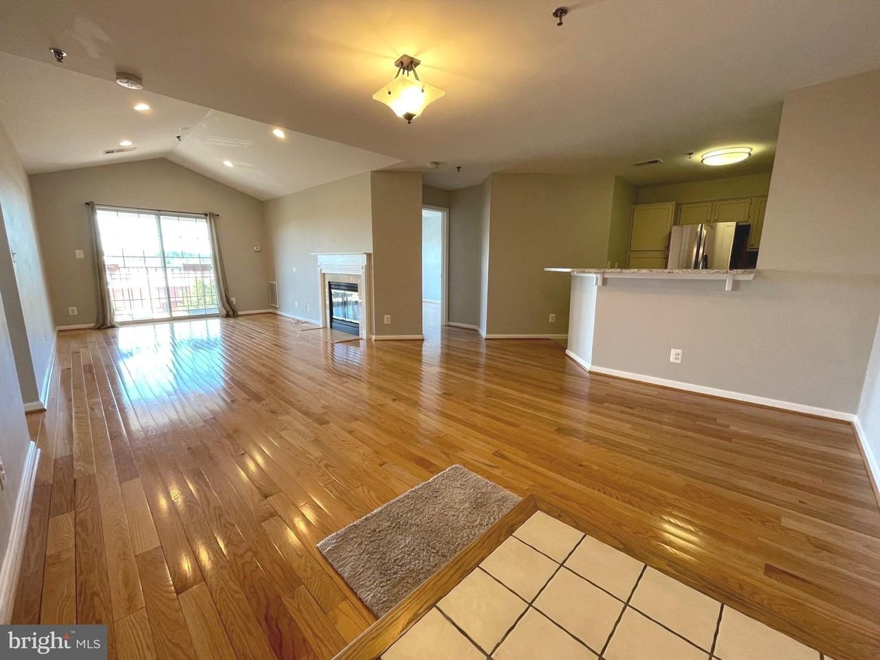 1100 Quaker Hill Dr Apt 421 - Photo 3 of 27