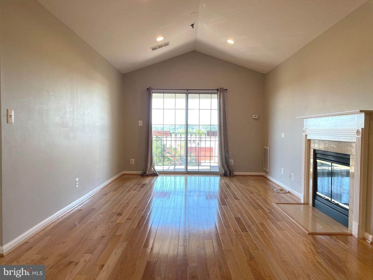 1100 Quaker Hill Dr Apt 421 - Photo 7 of 27