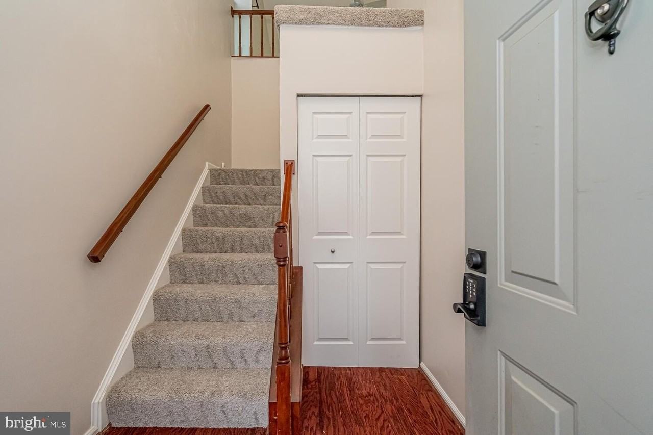 7600 Lakeside Village Dr Unit G - Photo 4 of 44