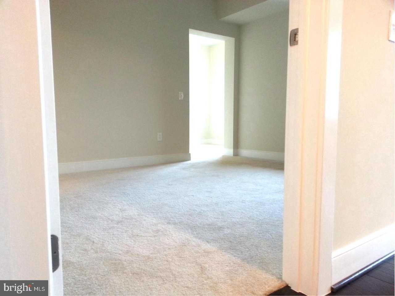 2903 Bleeker St Unit 303 - Photo 3 of 12