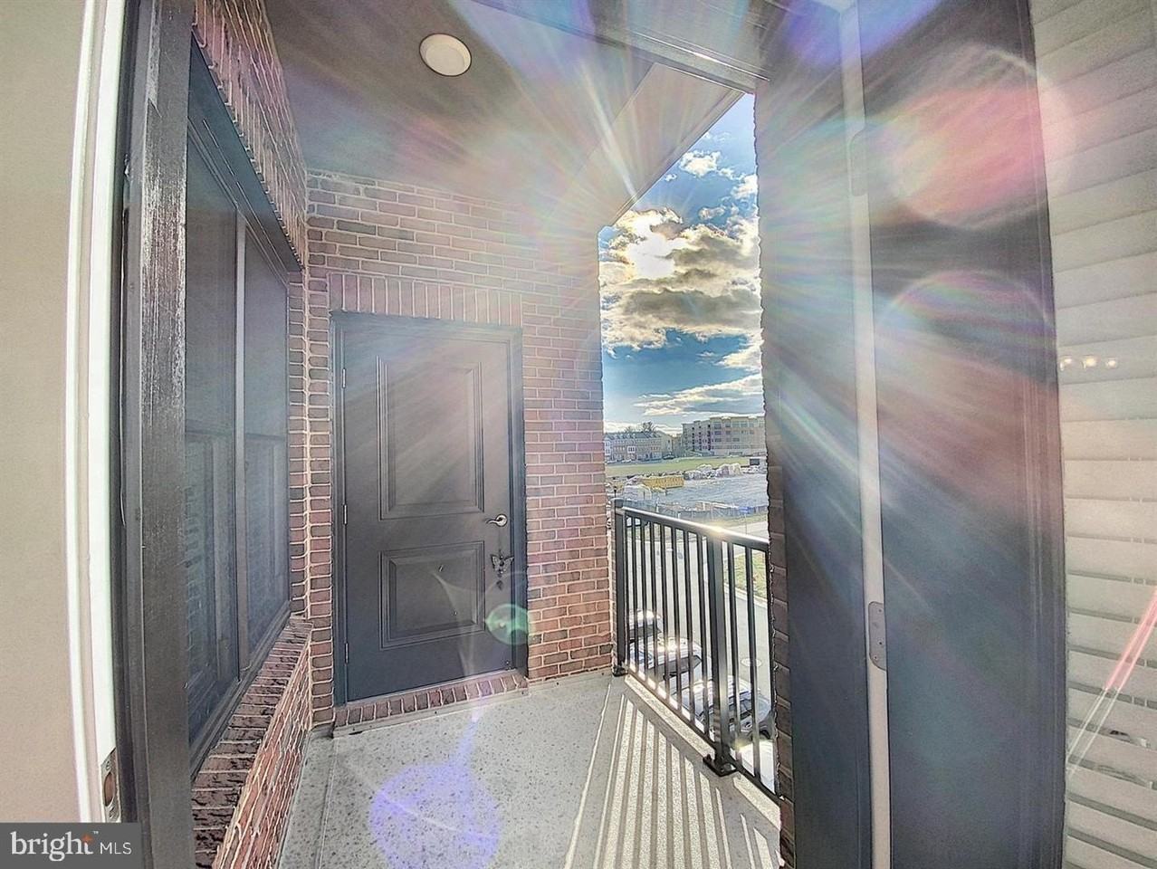 2903 Bleeker St Unit 303 - Photo 6 of 12