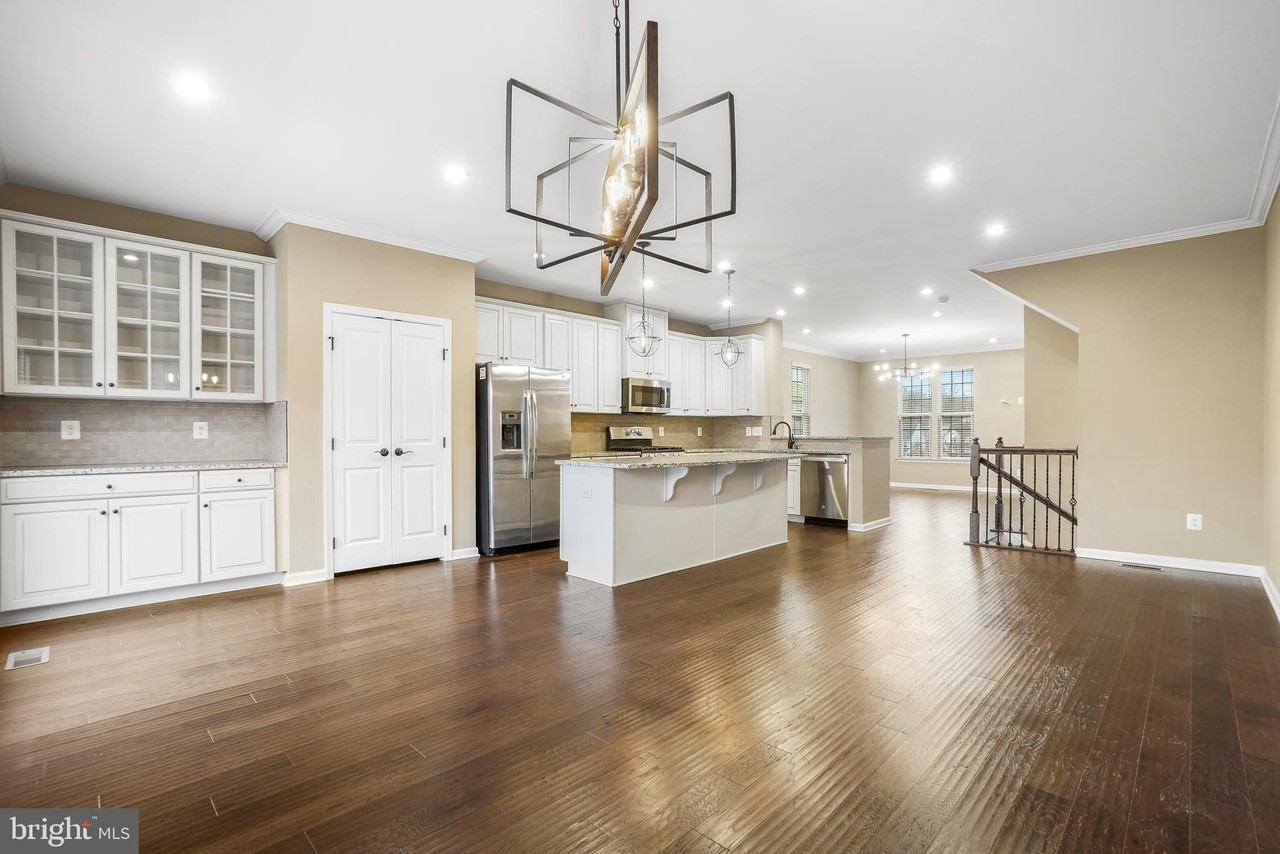 2011 Serviceberry Rd - Photo 3 of 25