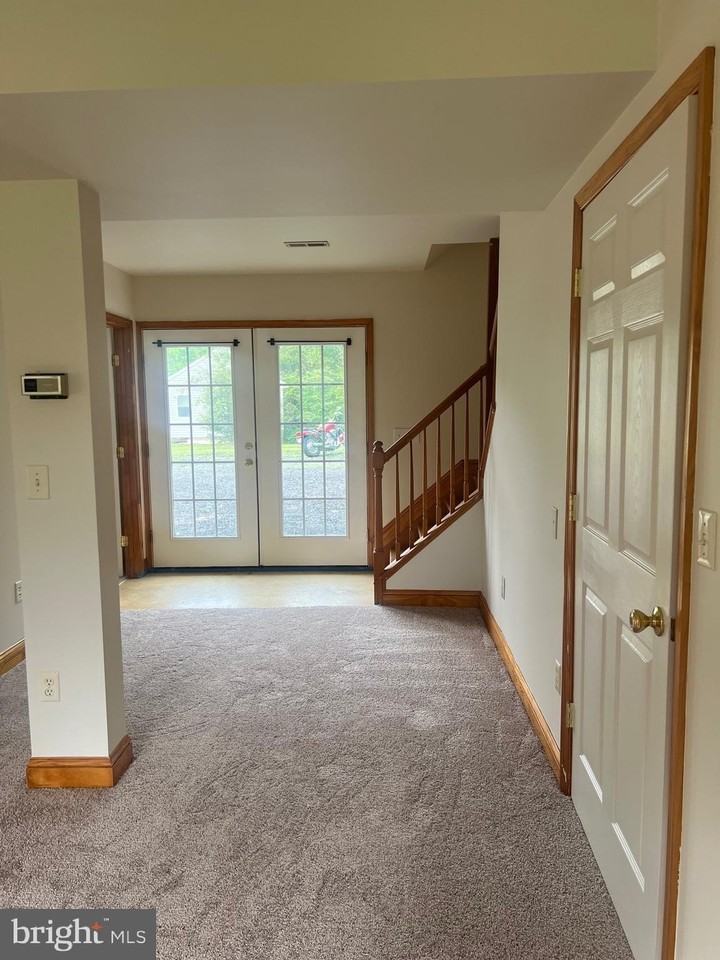 1529 Courthouse Rd Unit B - Photo 7 of 22