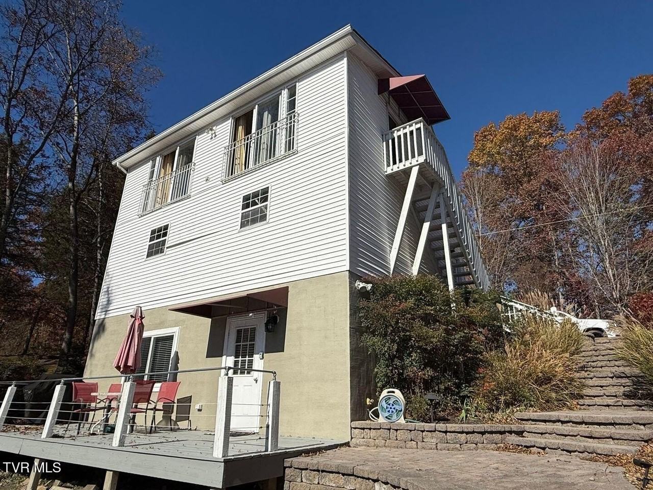 282 Snyder Rd - Photo 2 of 13