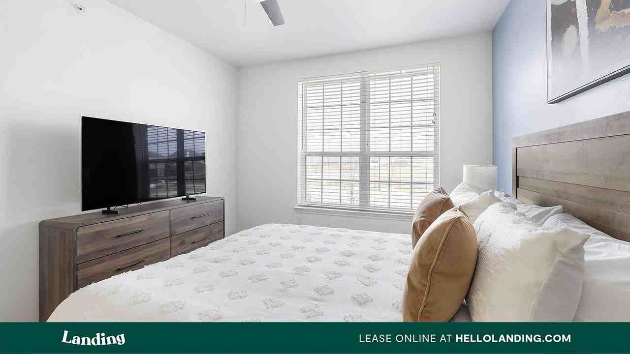 5344 Sycamore School Rd - Photo 5 of 50