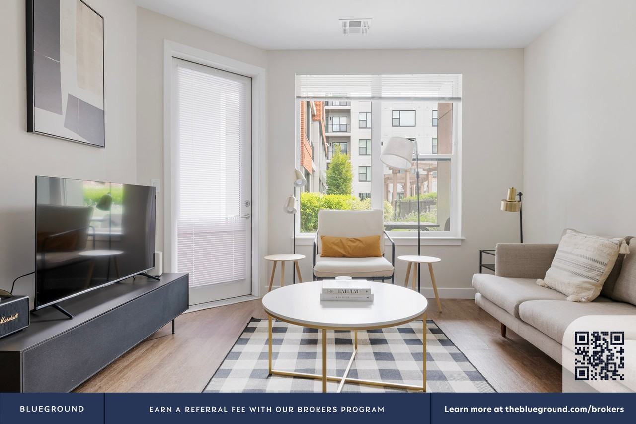 139 Washington St #1212 - Photo 5 of 38