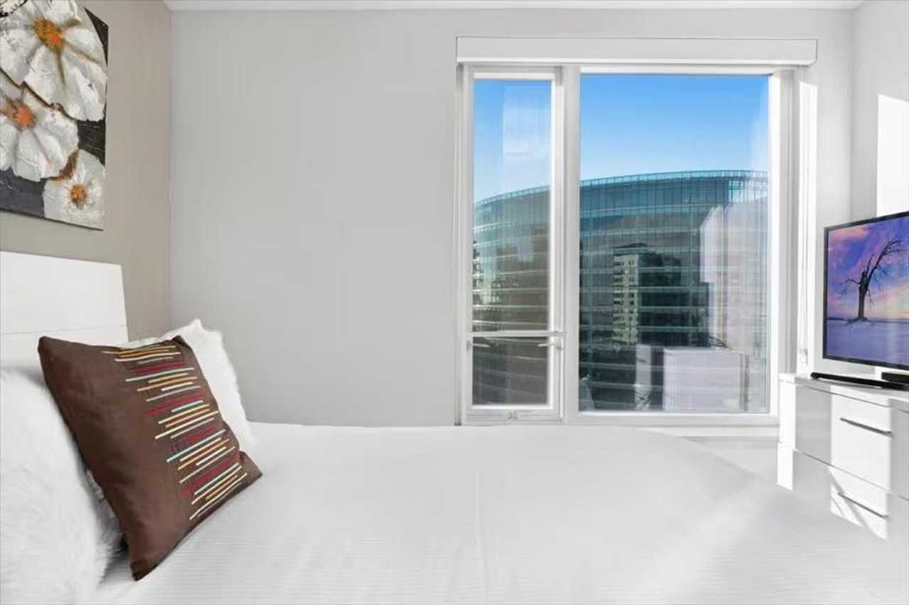 100 Pier 4 Blvd #1040165P - Photo 4 of 35