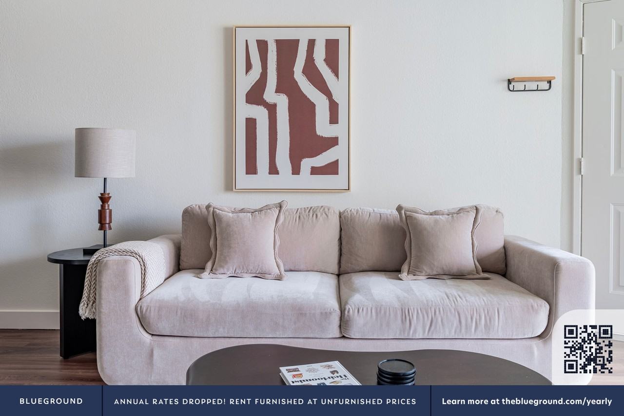 1050 Benton Street - Photo 4 of 35