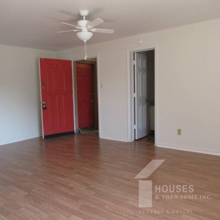 601 W Floyd Baker Blvd - Photo 2 of 9