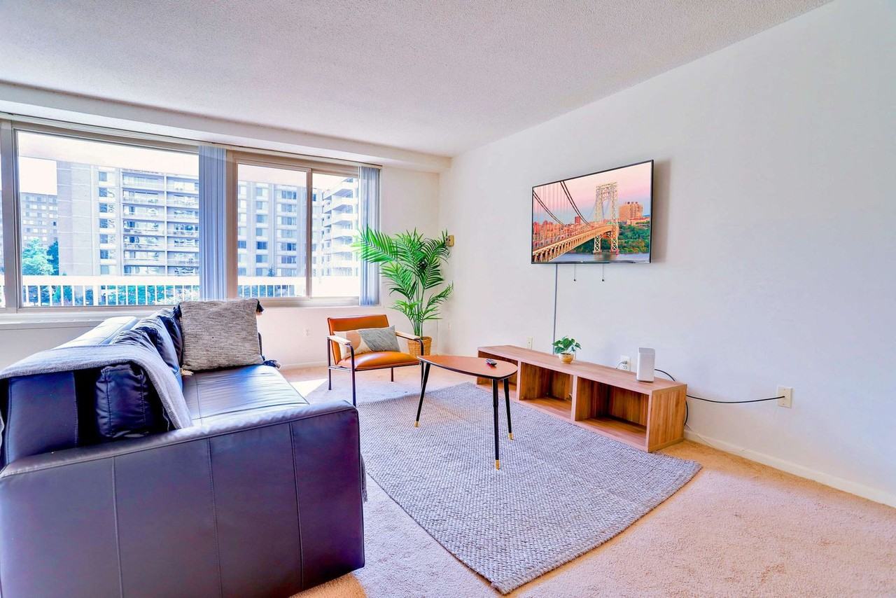 1600 S Eads St #1022415P - Photo 3 of 27