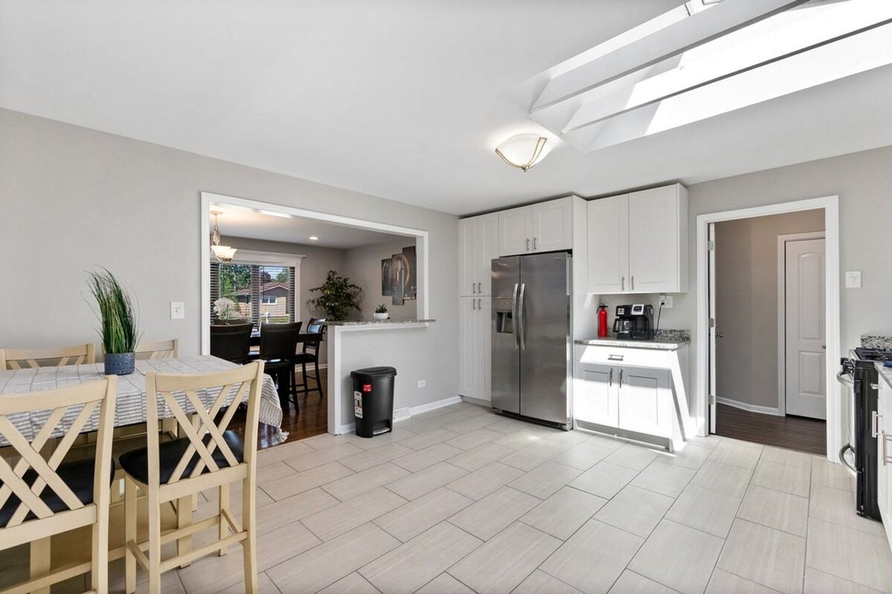 6815 W 87th St #1298091P - Photo 7 of 22