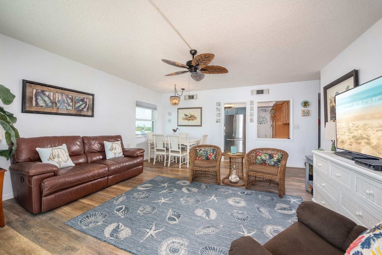 205 Jimmy Buffett Memorial Highway - Photo 5 of 30