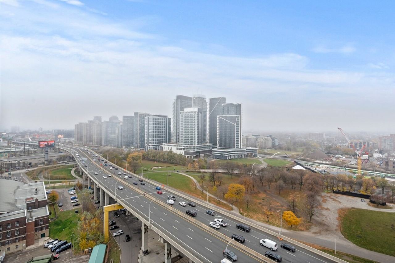 231 Fort York Blvd #1345874P - Photo 3 of 14