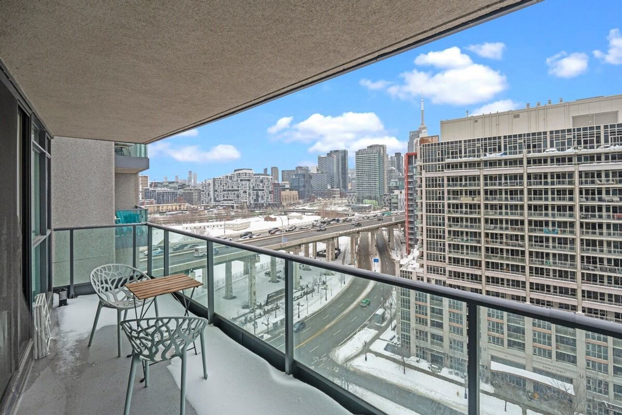 211 Fort York Blvd #1345917P - Photo 2 of 26