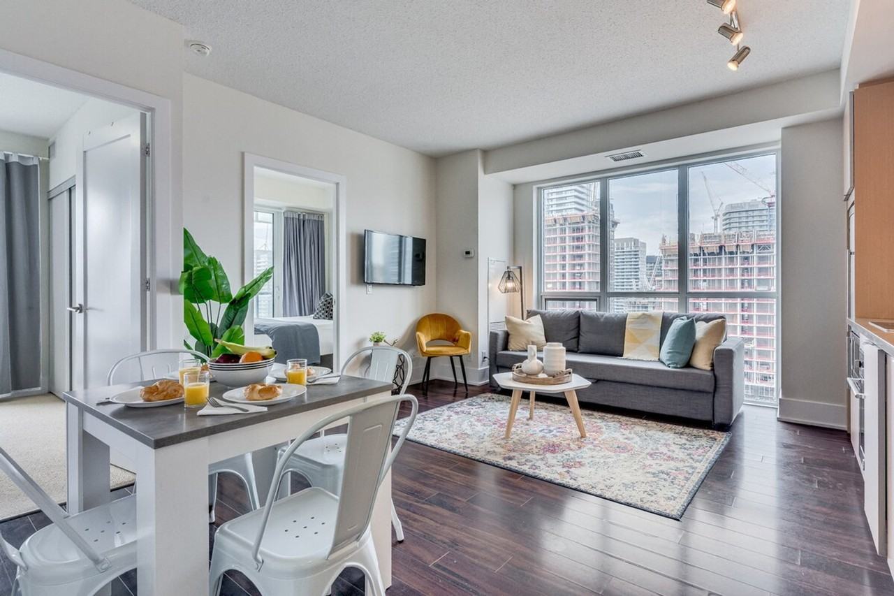 315 Front St W #1377122P - Photo 3 of 25