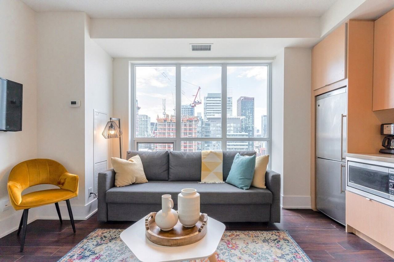 315 Front St W #1377122P - Photo 5 of 25