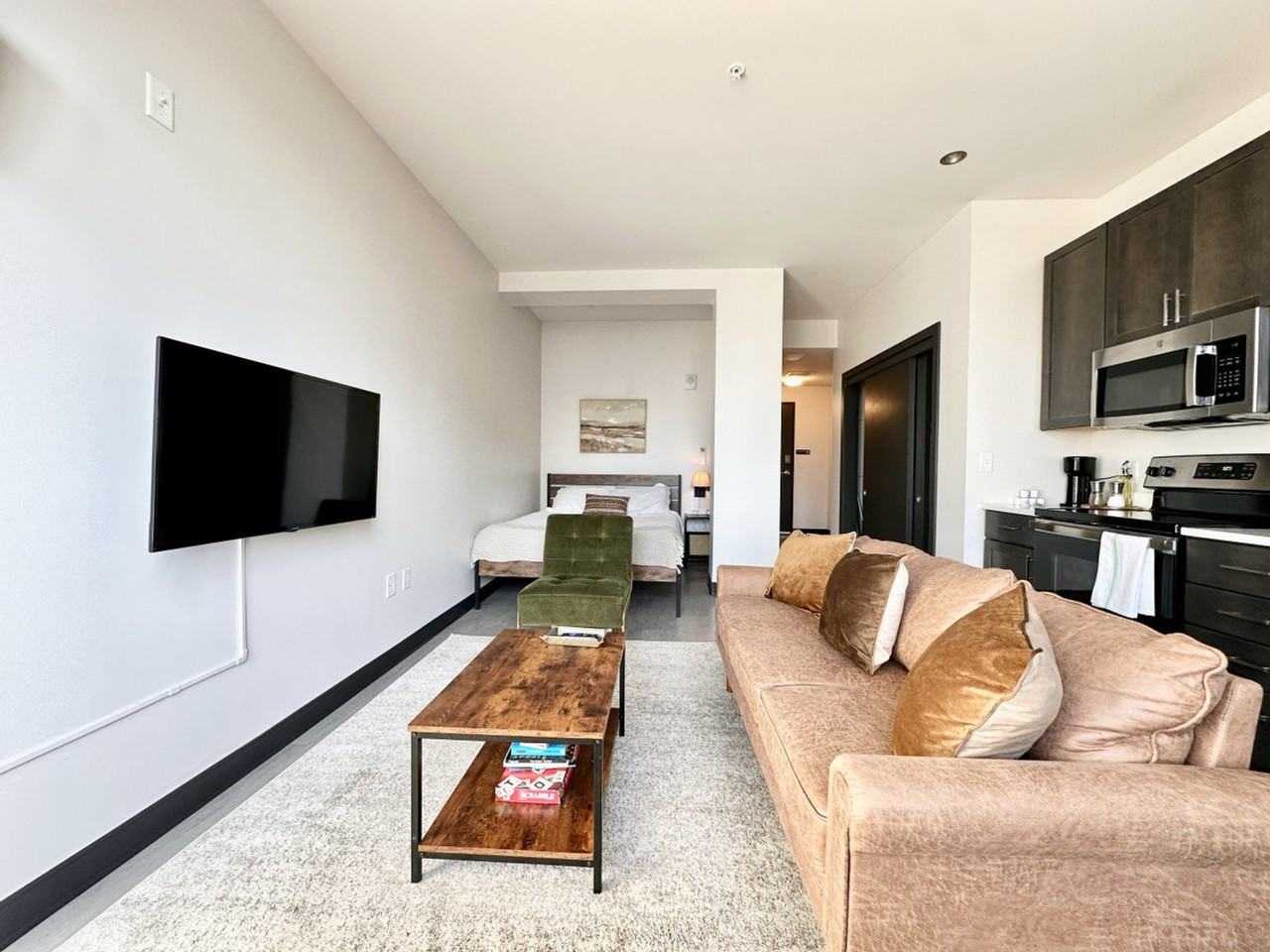 333 W State St #1379059P - Photo 3 of 22