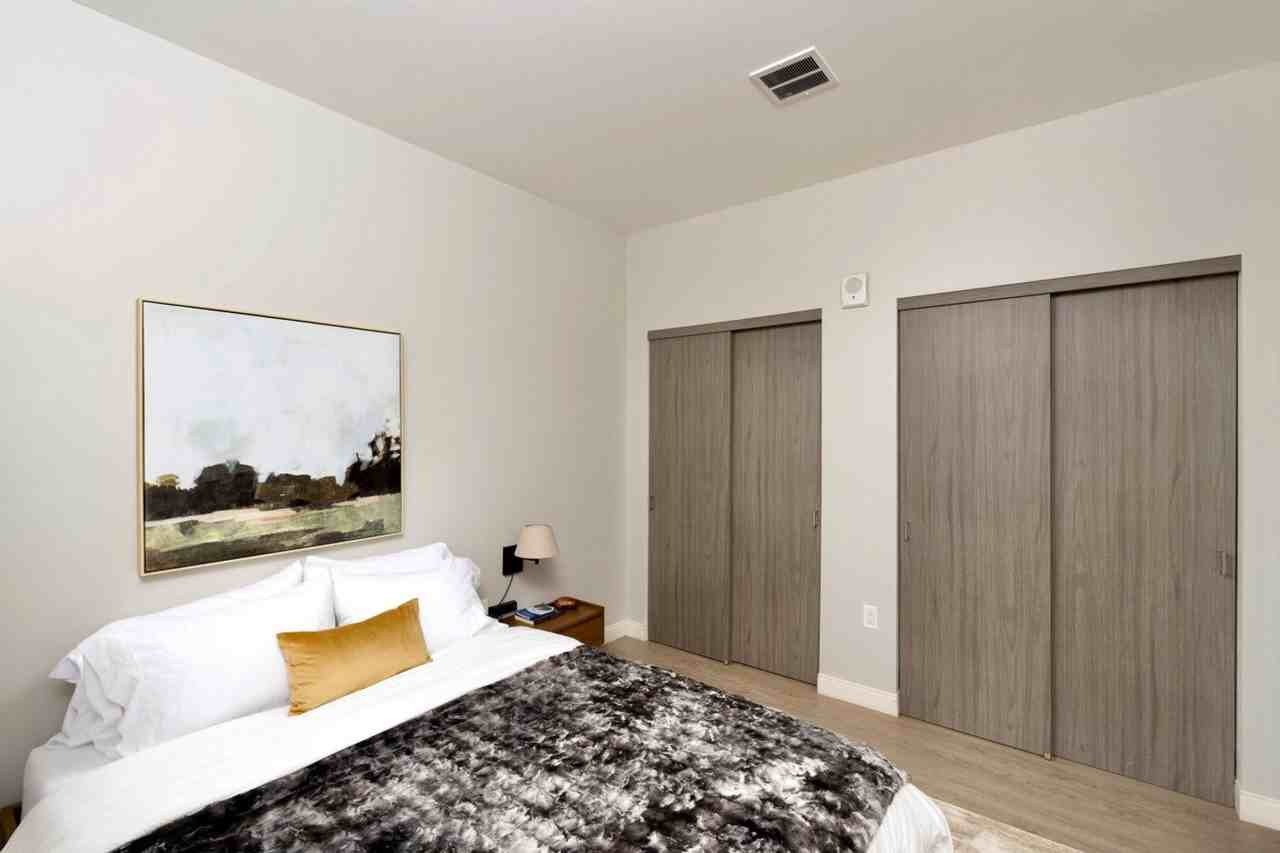 211 W Mineral St #1379007P - Photo 7 of 14