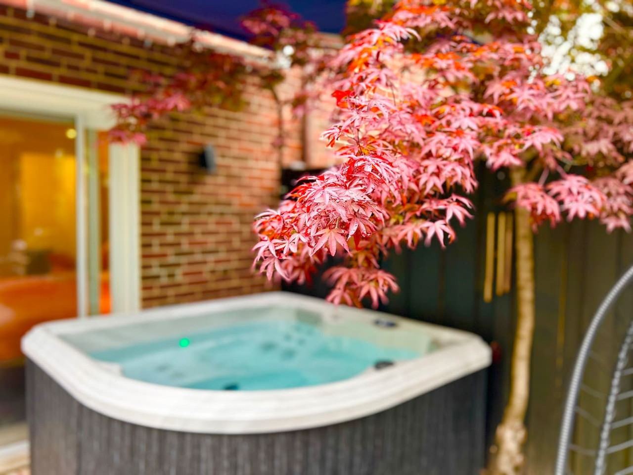 195 Soudan Ave #1403809P - Photo 2 of 43