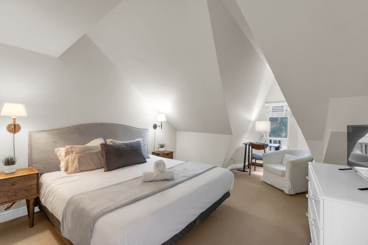 53 Gloucester St #1403773P - Photo 3 of 32