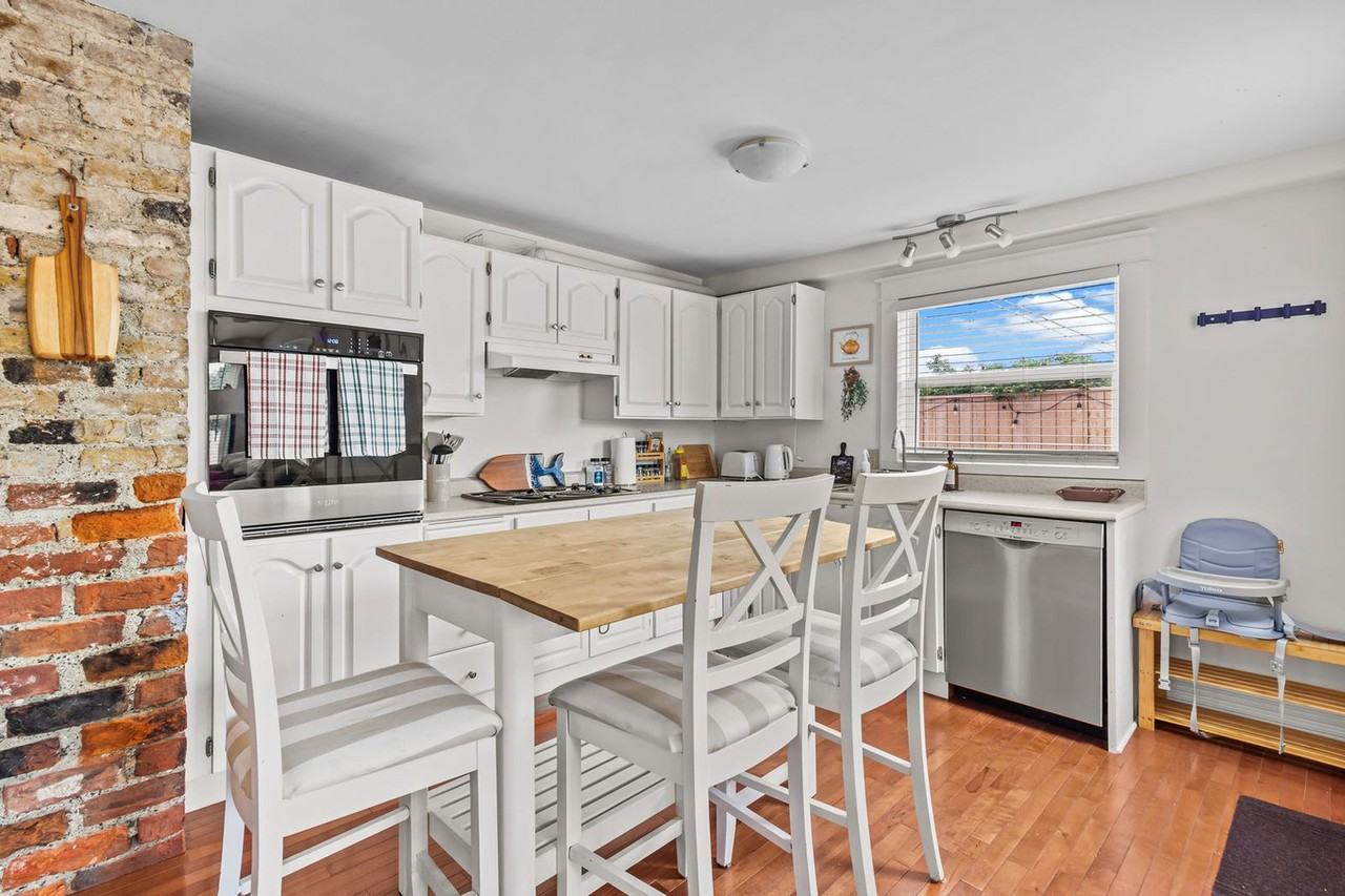 61 Signal Hill Rd #1438844P - Photo 2 of 50