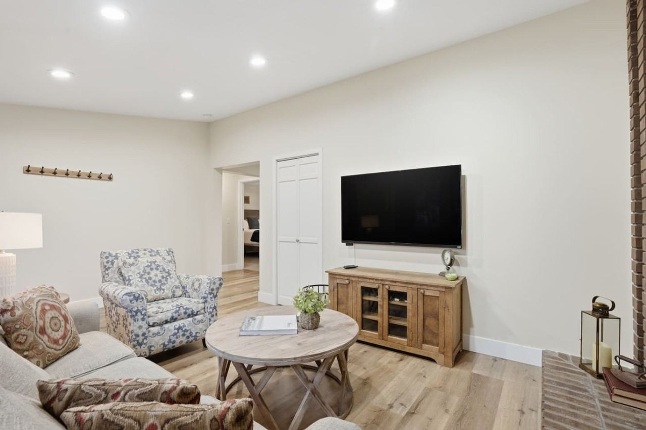 3588 E Bengal Blvd #1471864P - Photo 5 of 35