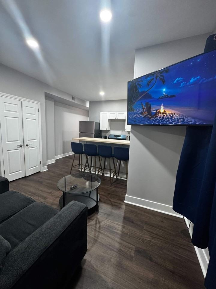 126 Bainbridge St #1472406P - Photo 2 of 7