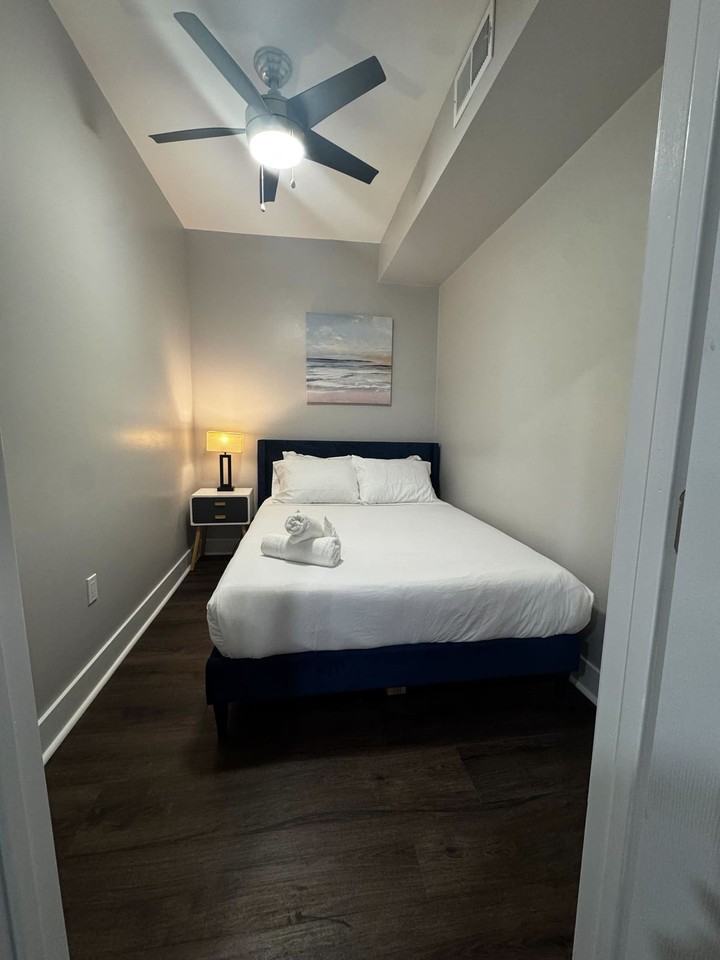 126 Bainbridge St #1472406P - Photo 6 of 7