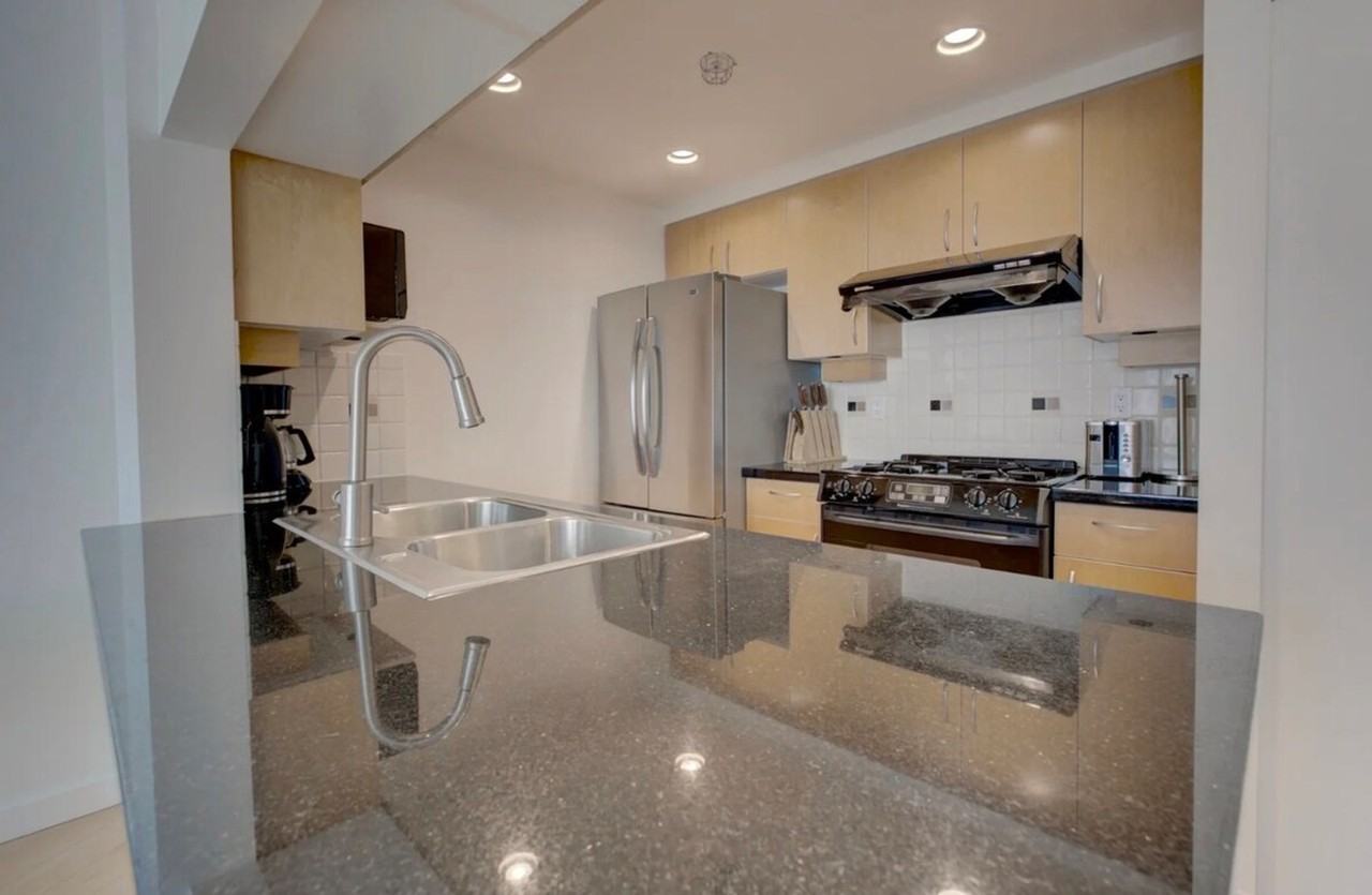 139 Drake St #1474779P - Photo 6 of 31