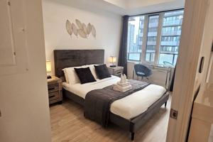 featured image of 470 Front St W