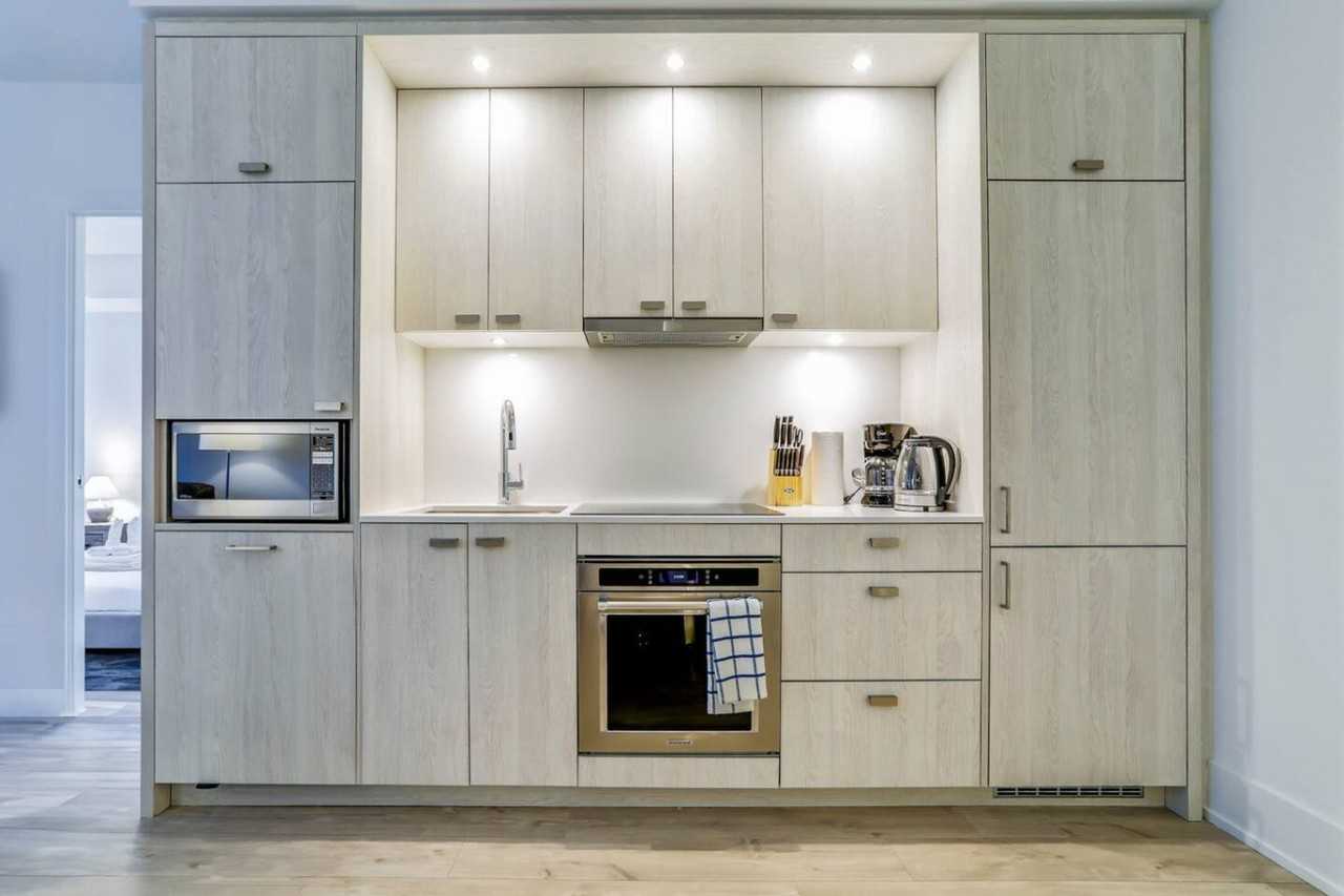 470 Front St W #1471509P - Photo 2 of 7