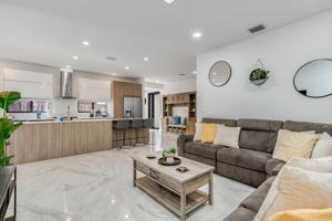 featured image of 826 Sw 14th Ct