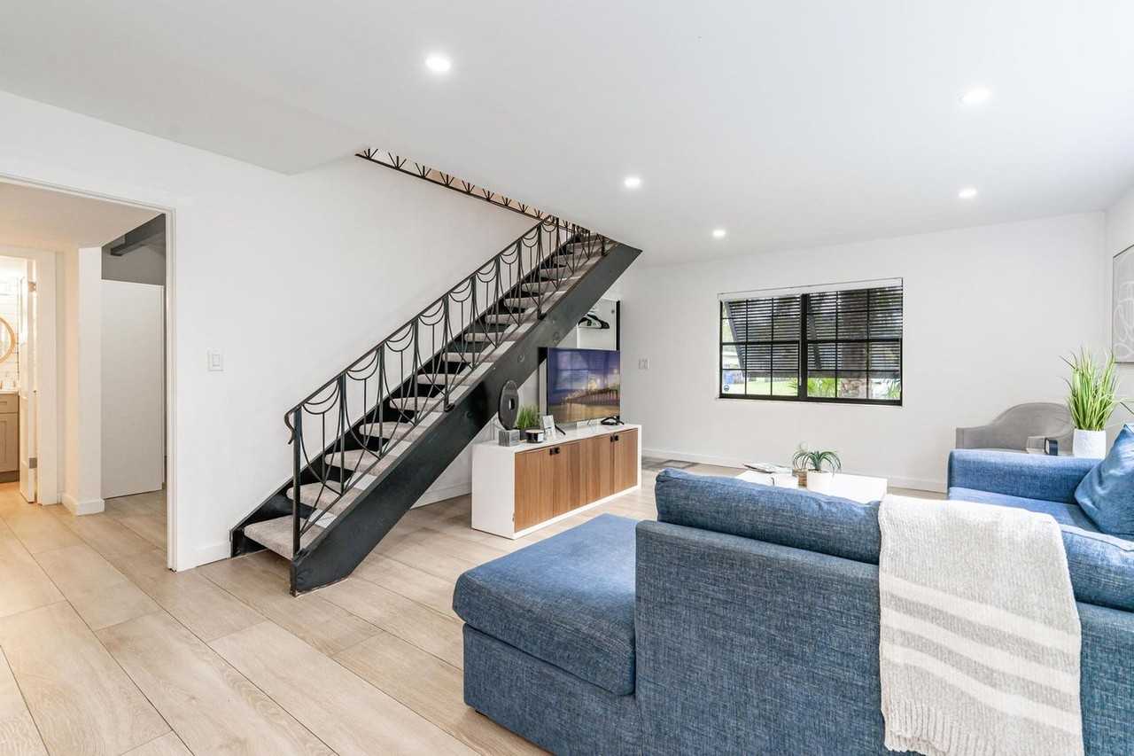 809 Sw 14th Ct #1475655P - Photo 6 of 30