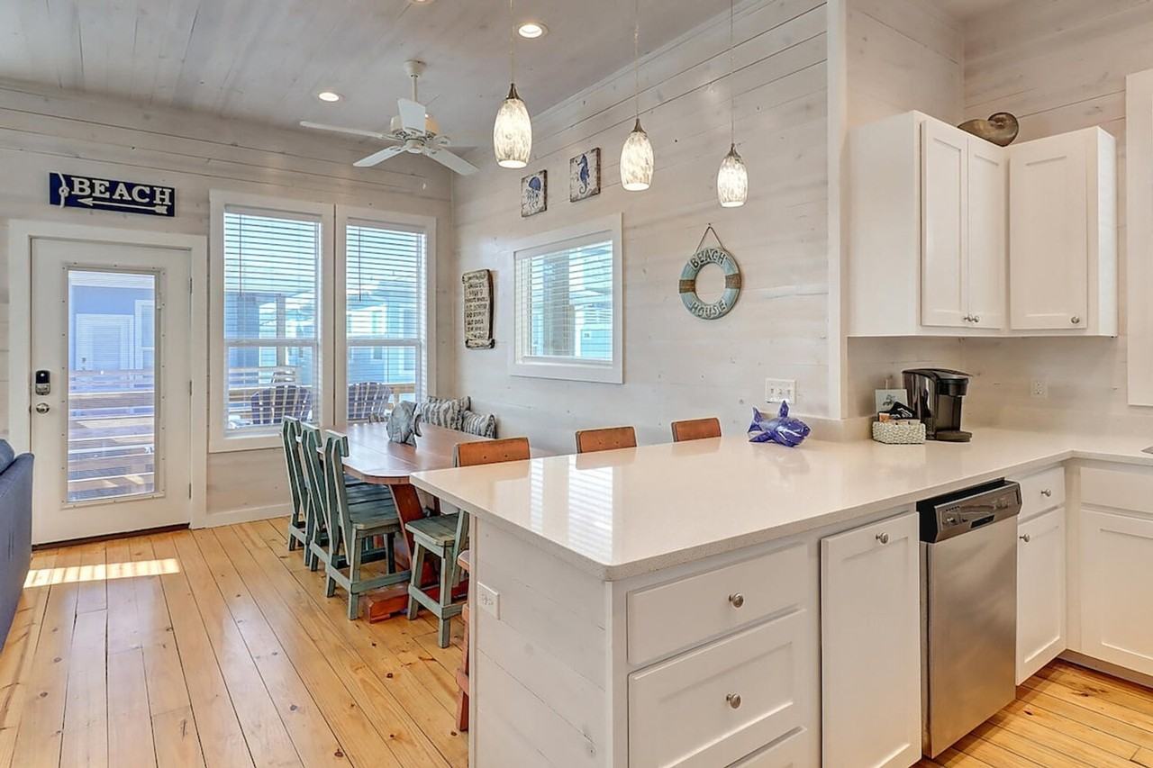 527 Sandburr Ln #1023224P - Photo 4 of 39