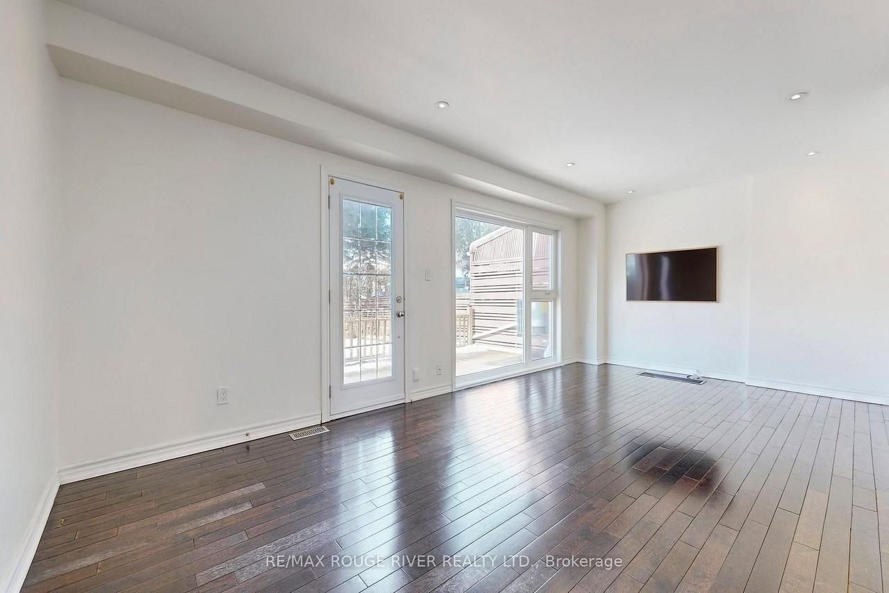 5 Billington Crescent - Photo 6 of 34