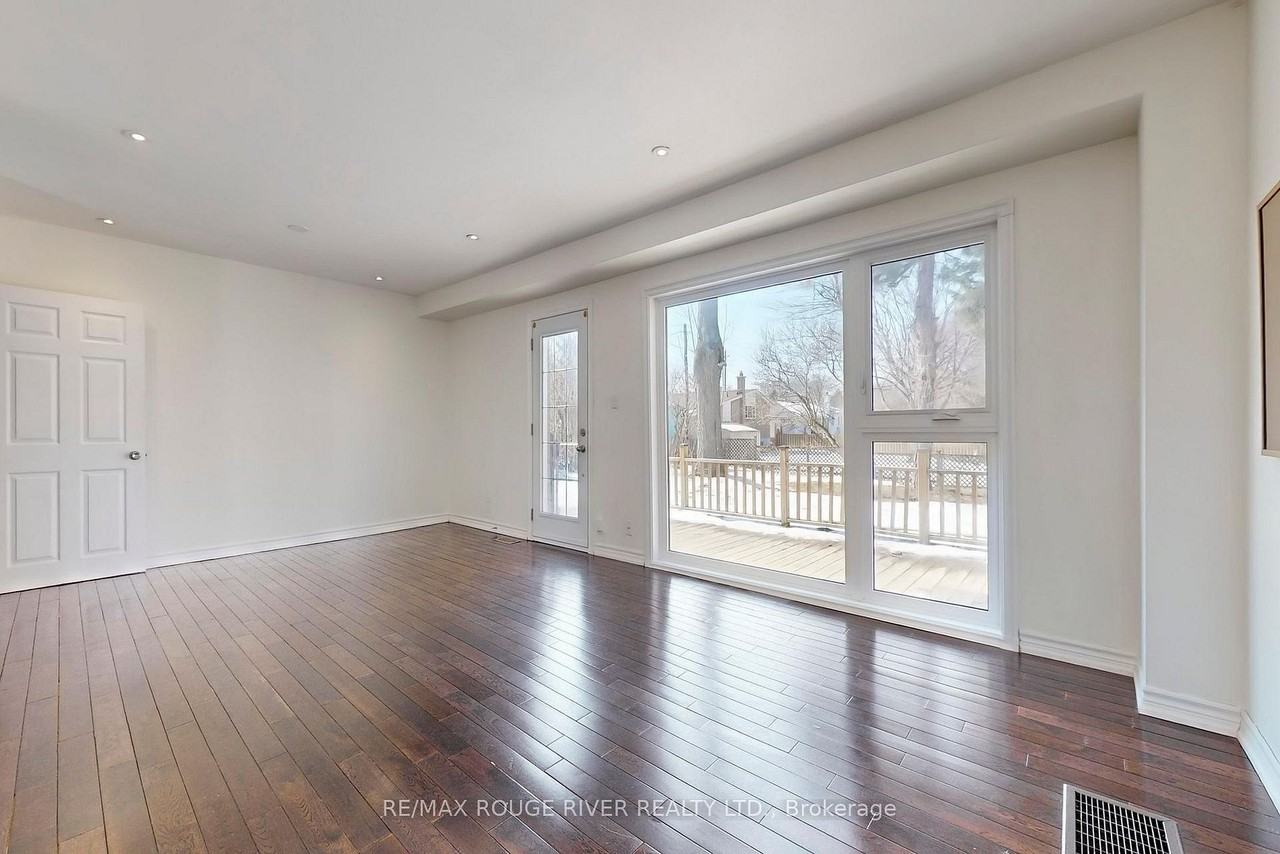 5 Billington Crescent - Photo 4 of 34