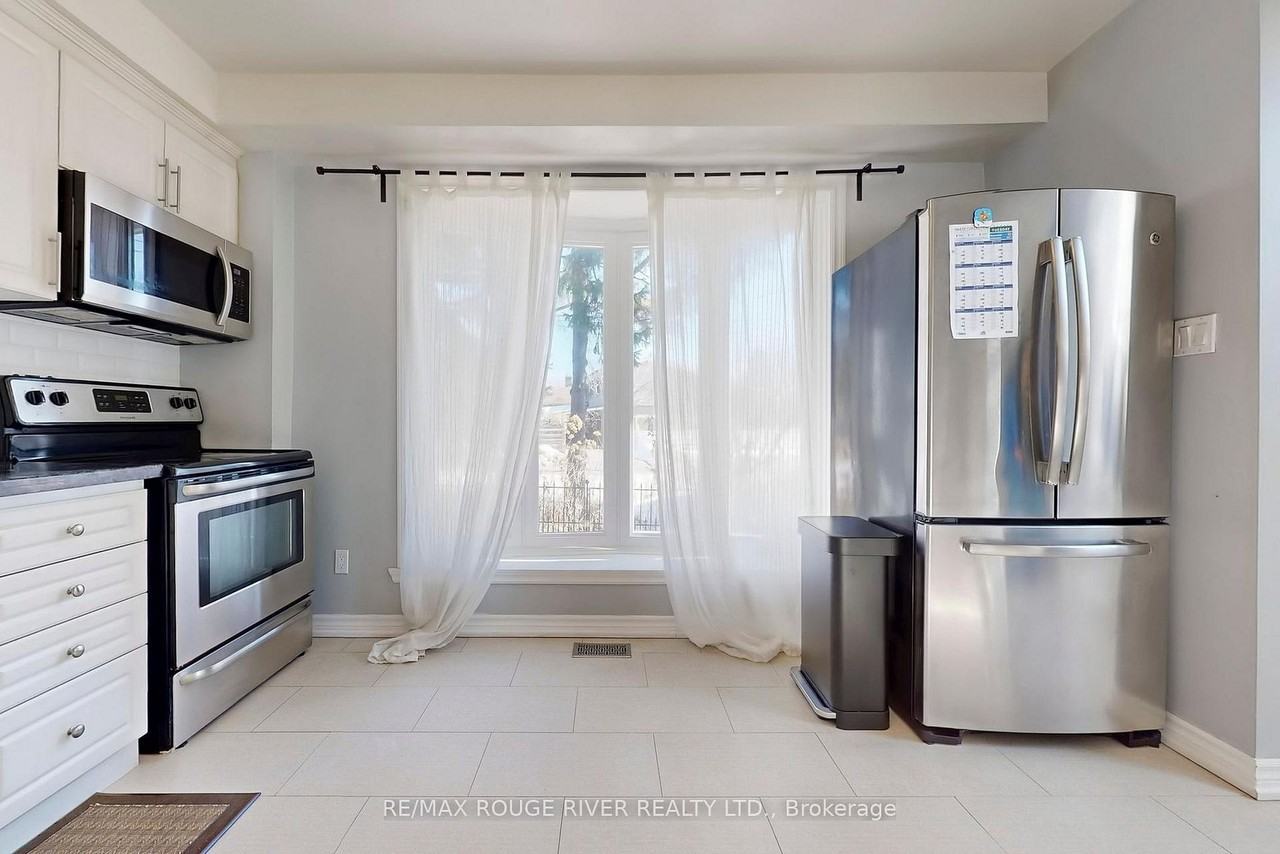 5 Billington Crescent - Photo 3 of 34