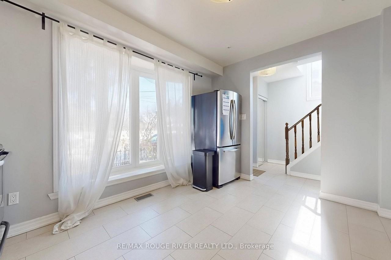 5 Billington Crescent - Photo 5 of 34