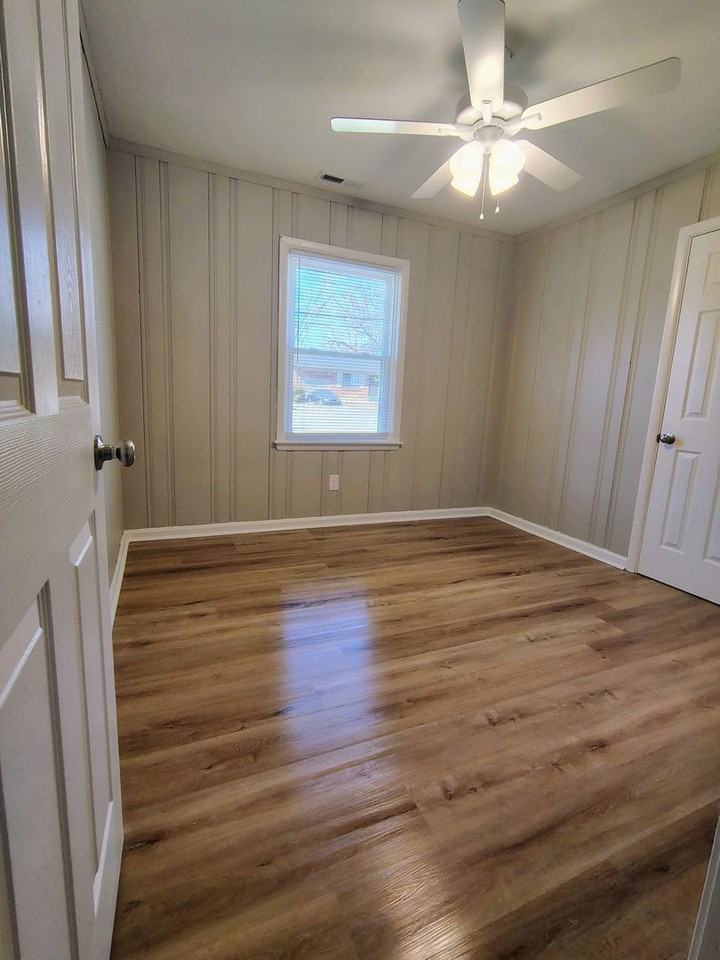 1704 Holly Dr - Photo 2 of 6