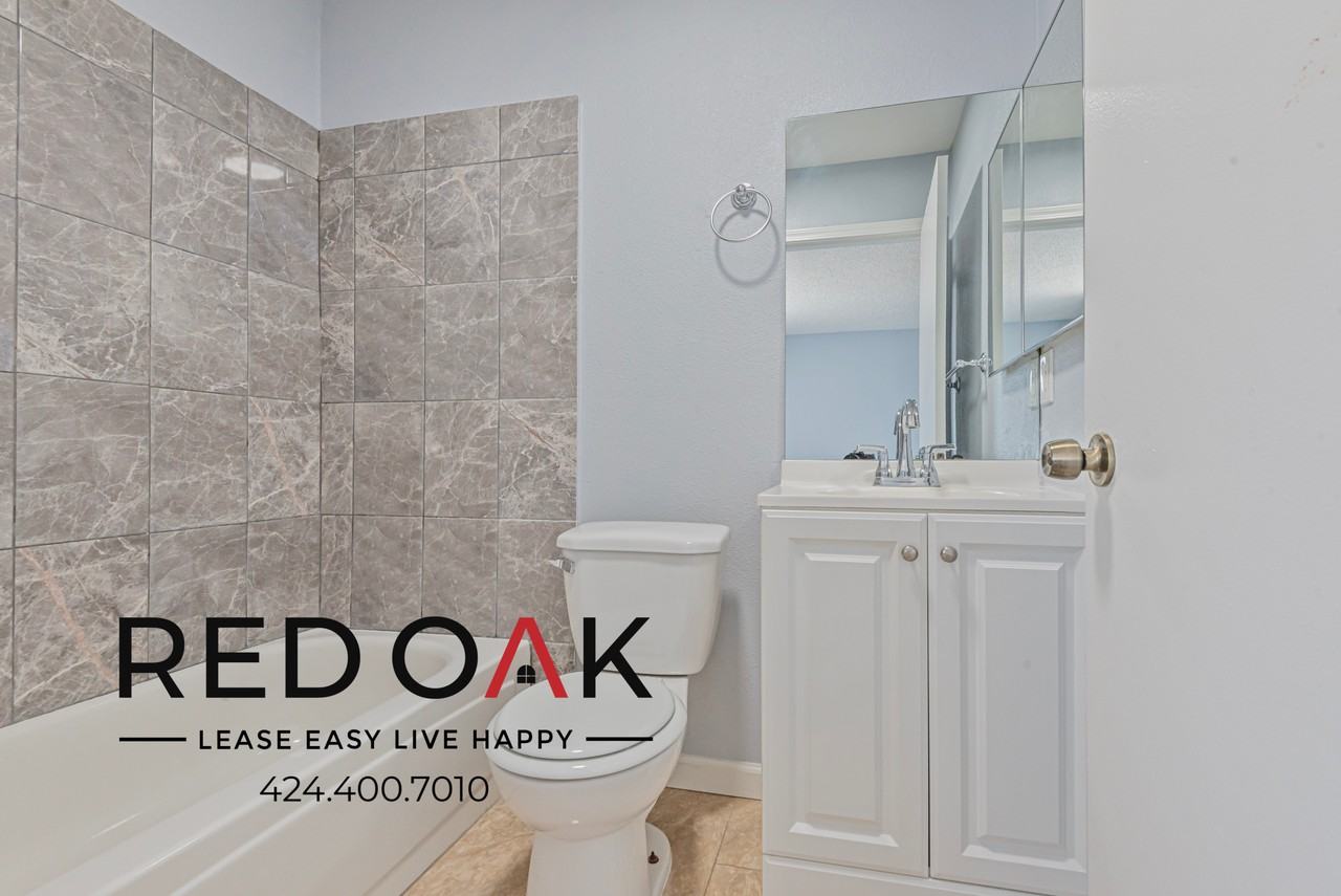 2448 N Eastern Ave #209 - Photo 5 of 14