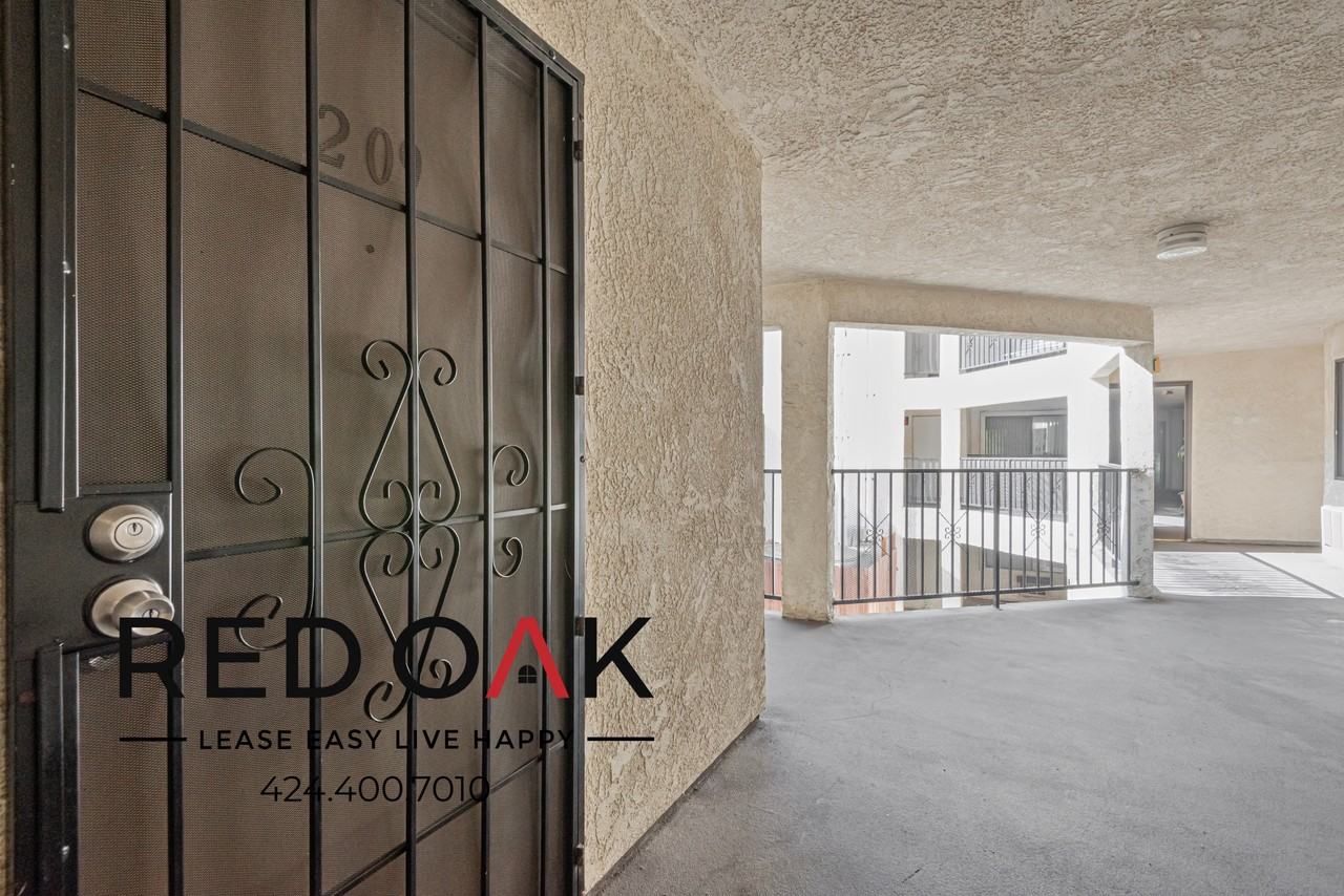 2448 N Eastern Ave #209 - Photo 7 of 14