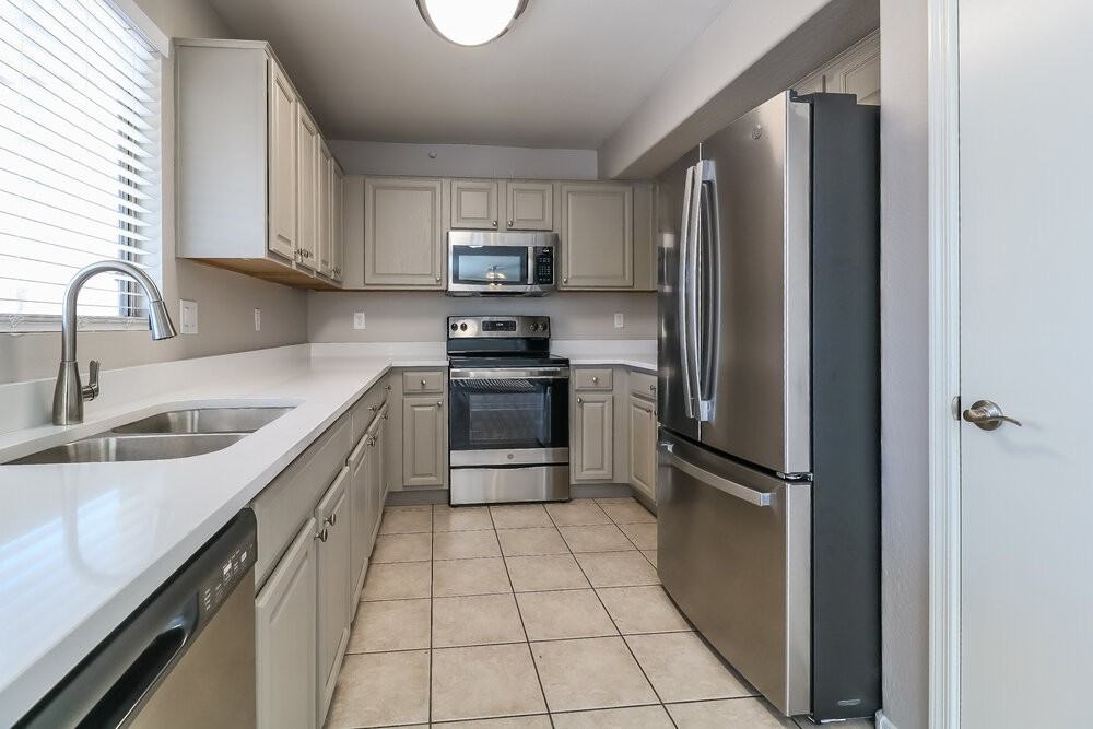 17143 W Elizabeth Ave - Photo 6 of 17