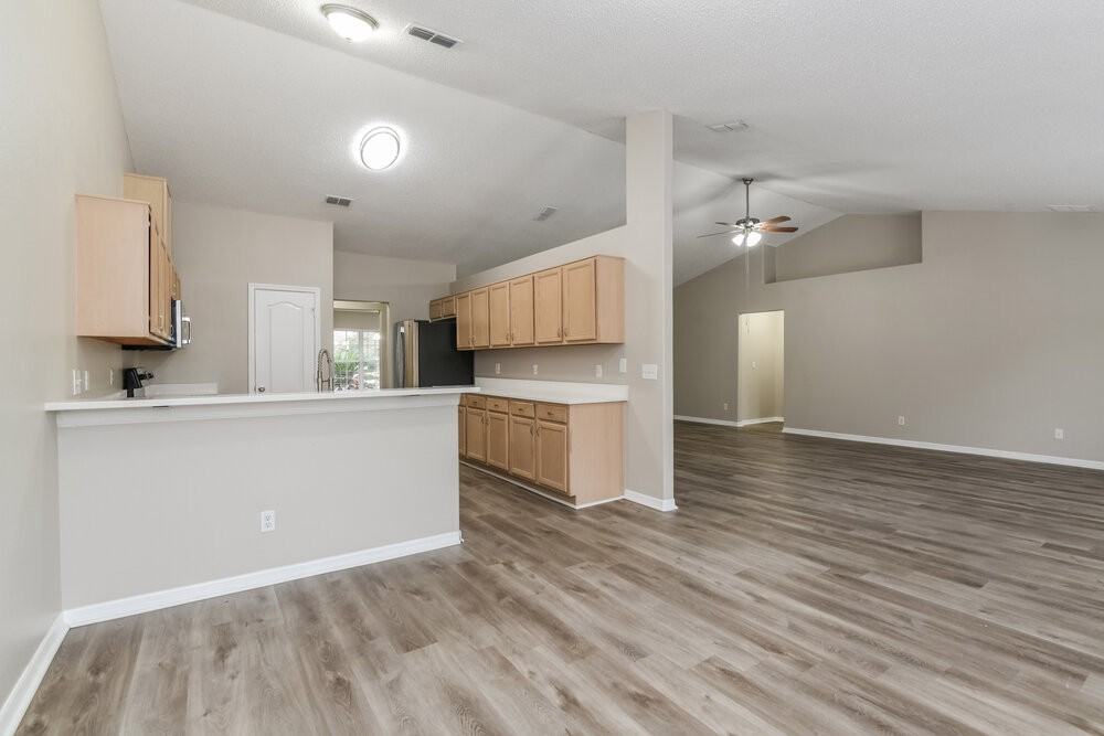 942 Cork Oak Ln - Photo 5 of 16