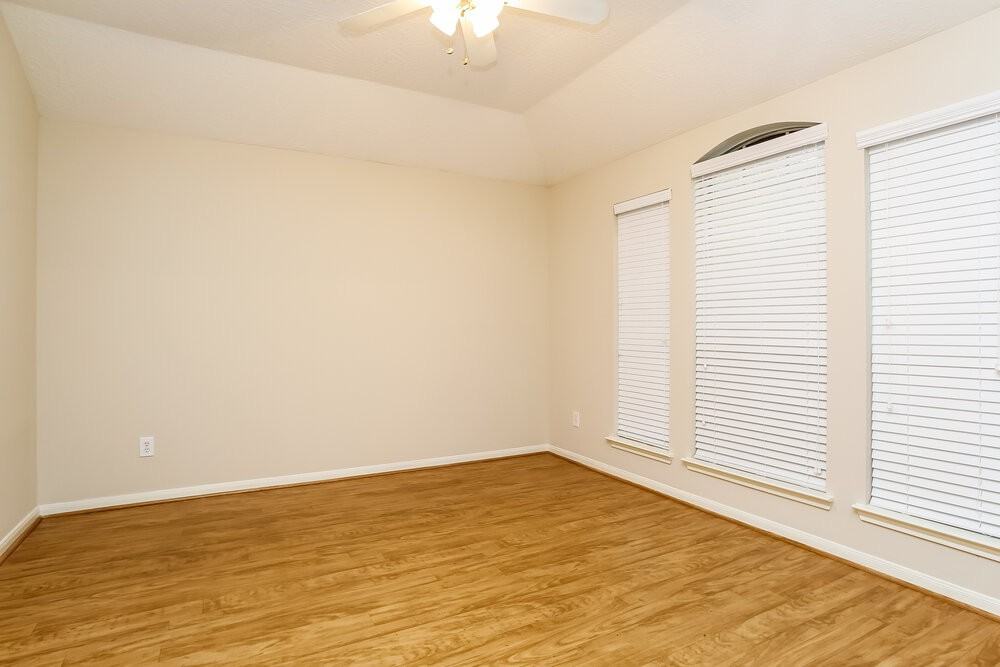 18714 Timber Spring Dr - Photo 3 of 20