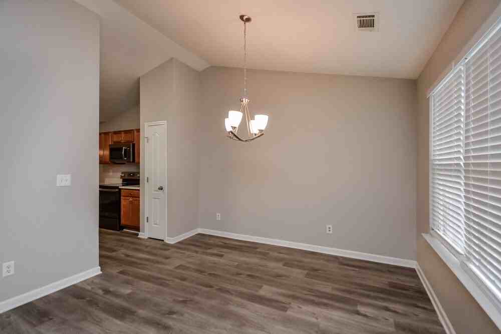 245 Lakeside Pt - Photo 5 of 16