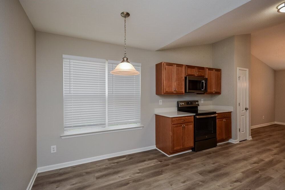 245 Lakeside Pt - Photo 6 of 16