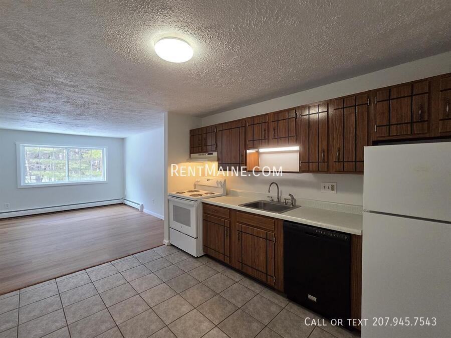 10 Tall Pines Dr #15 - Photo 2 of 18