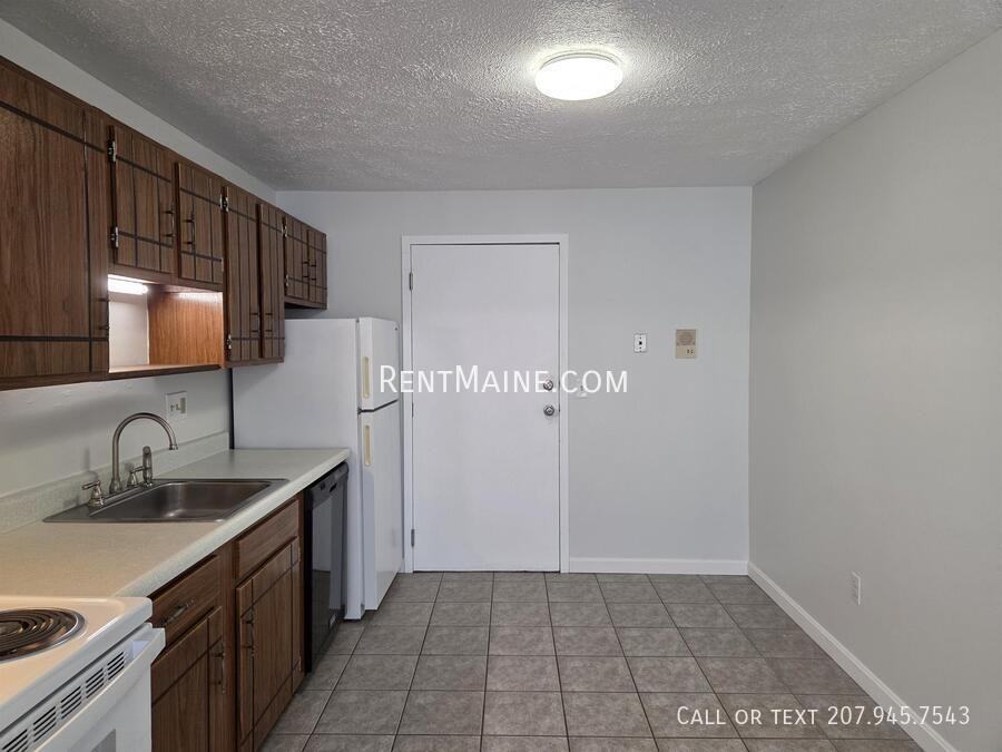 10 Tall Pines Dr #15 - Photo 6 of 18