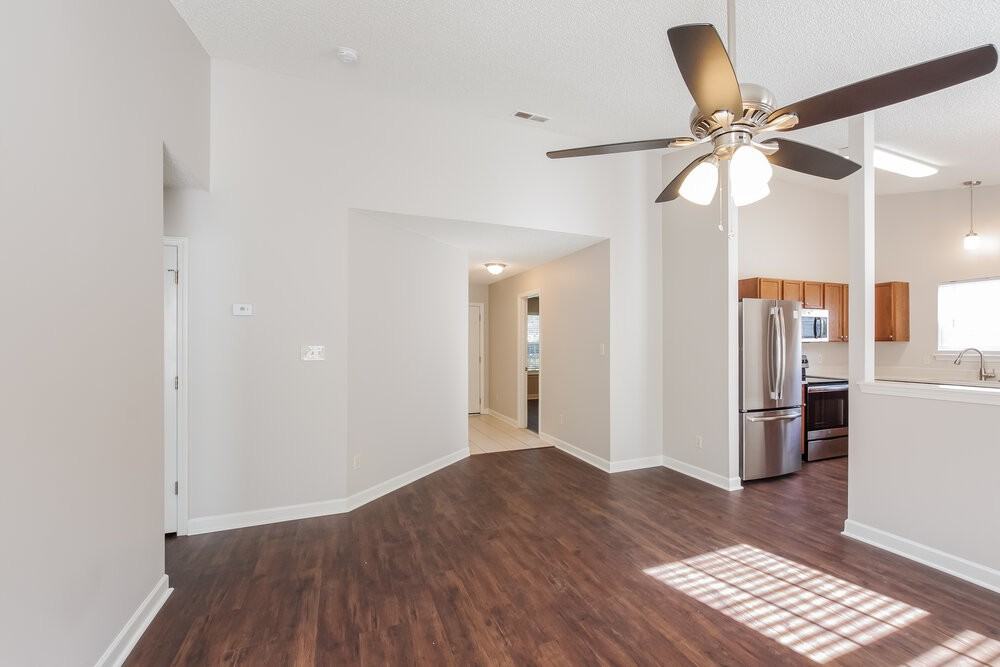 4089 Counselors Dr - Photo 6 of 16